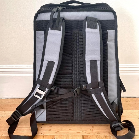 Timbuk2 Muttmover Backpack / Dog Carrier - Picture 3 of 5